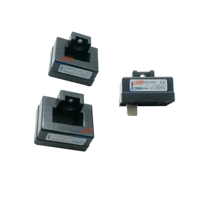 YJJ L03S600D15WM 10μs 20mA 両方向 ±1% 600A Aホール電流センサーがベースにインストールされています