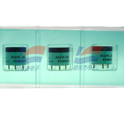 携帯用呼吸計と個人用アルコールモニタ用のアルコールガスセンサー